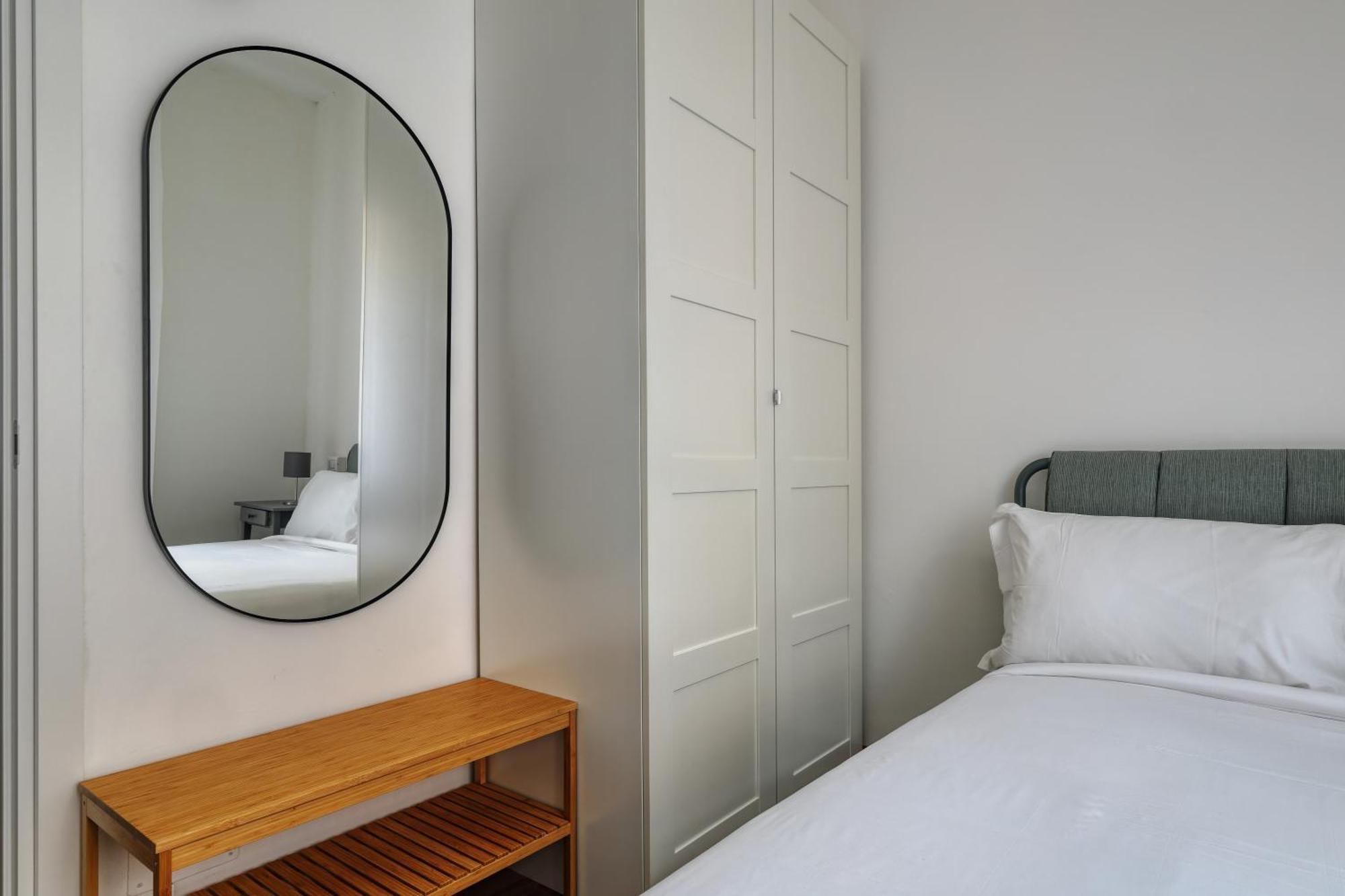 Joivy Chic 3-Bed Flat Near Colonne Di San Lorenzo Milano Exteriör bild