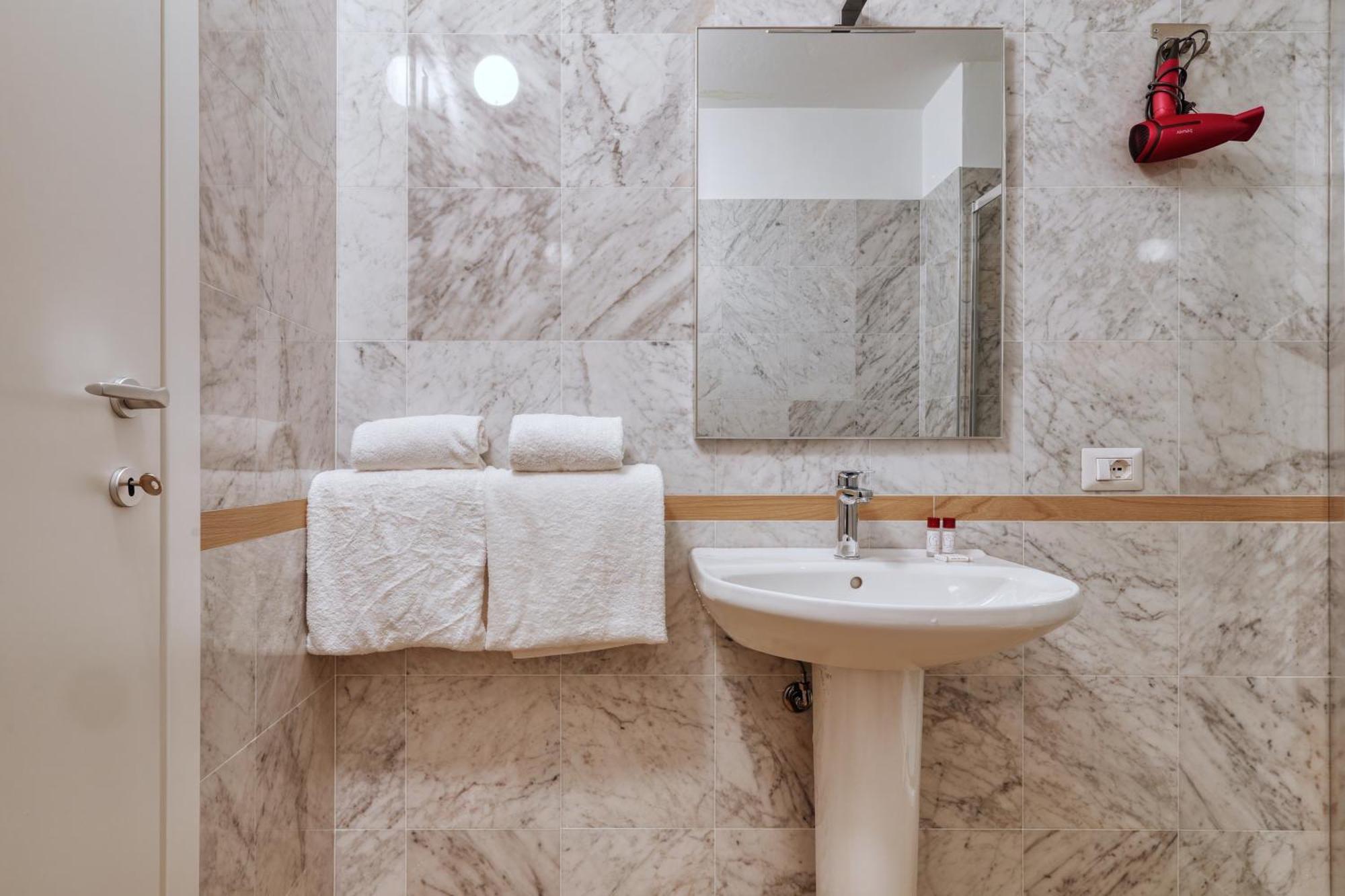 Joivy Chic 3-Bed Flat Near Colonne Di San Lorenzo Milano Exteriör bild