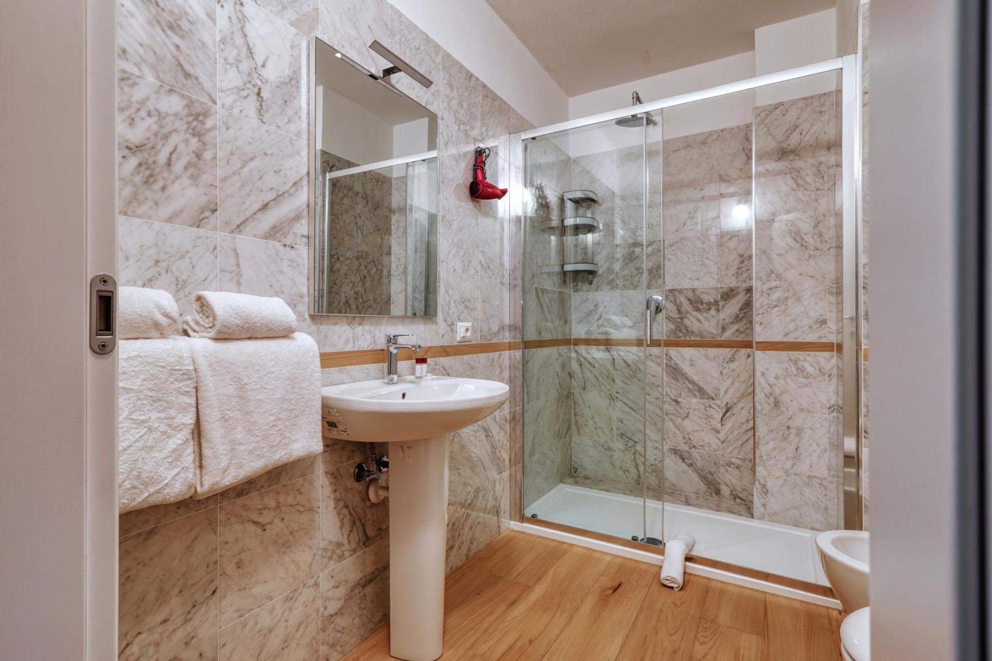 Joivy Chic 3-Bed Flat Near Colonne Di San Lorenzo Milano Exteriör bild